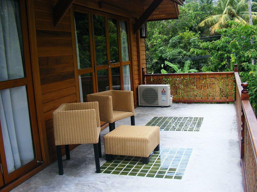 Baan Banyan Villa, Wood House Short Walk To Mae Nam Beach المظهر الخارجي الصورة